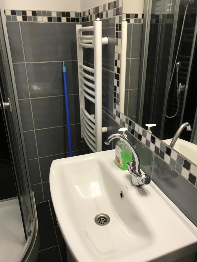 Kerti franciaágyas apartman Vác Esterno foto